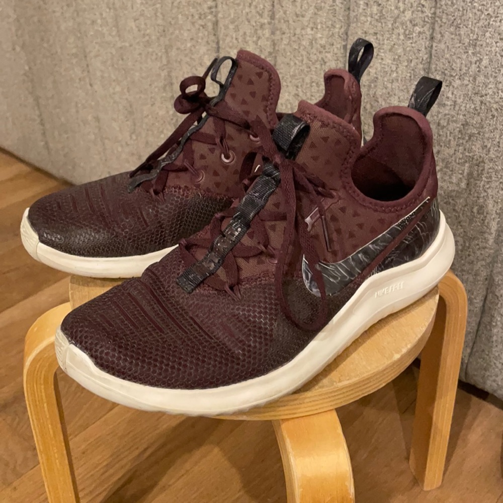 Size 8 Nikes’s